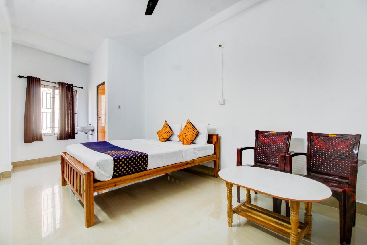 SPOT ON 76848 Hotel Samruddhi Residency Manipal Eksteriør billede